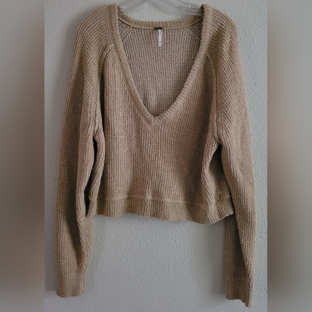 Free People Sz Medium V-neck Cropped sweater